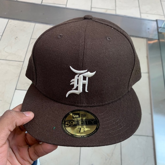 Fear of God Essentials/New Era fitted cap - Picture 2 of 4